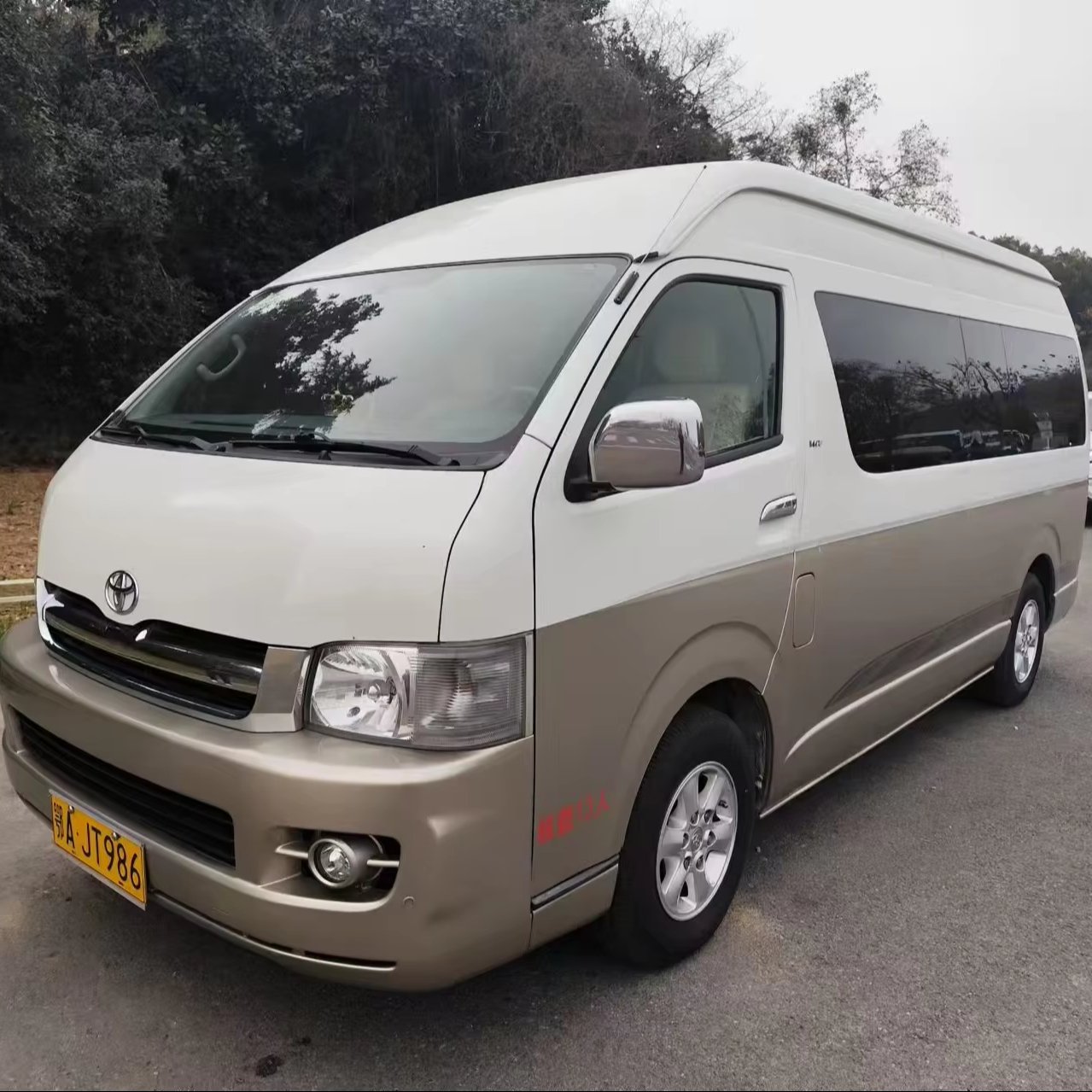 Used Toyota Mini Bus HIACE 13 Seats Left Hand Drive Gasoline Engine for Sale